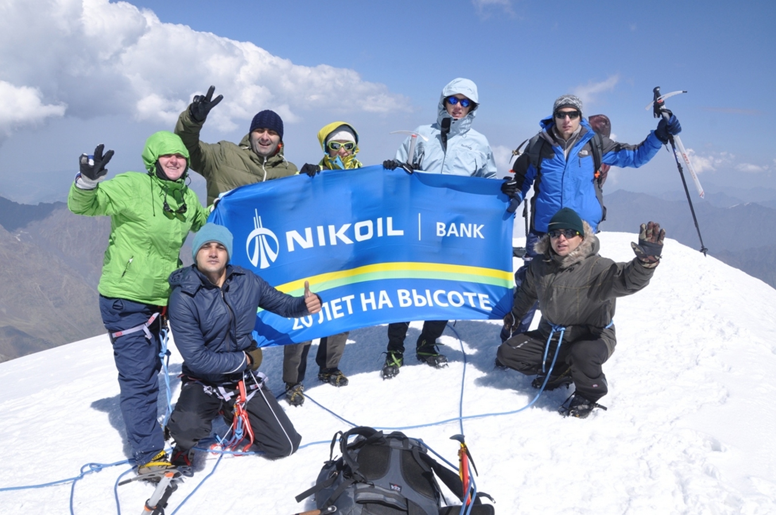 Команда альпинистов NIKOIL | Bank-а покорила вершину Казбек – 5033 м. над уровнем моря
