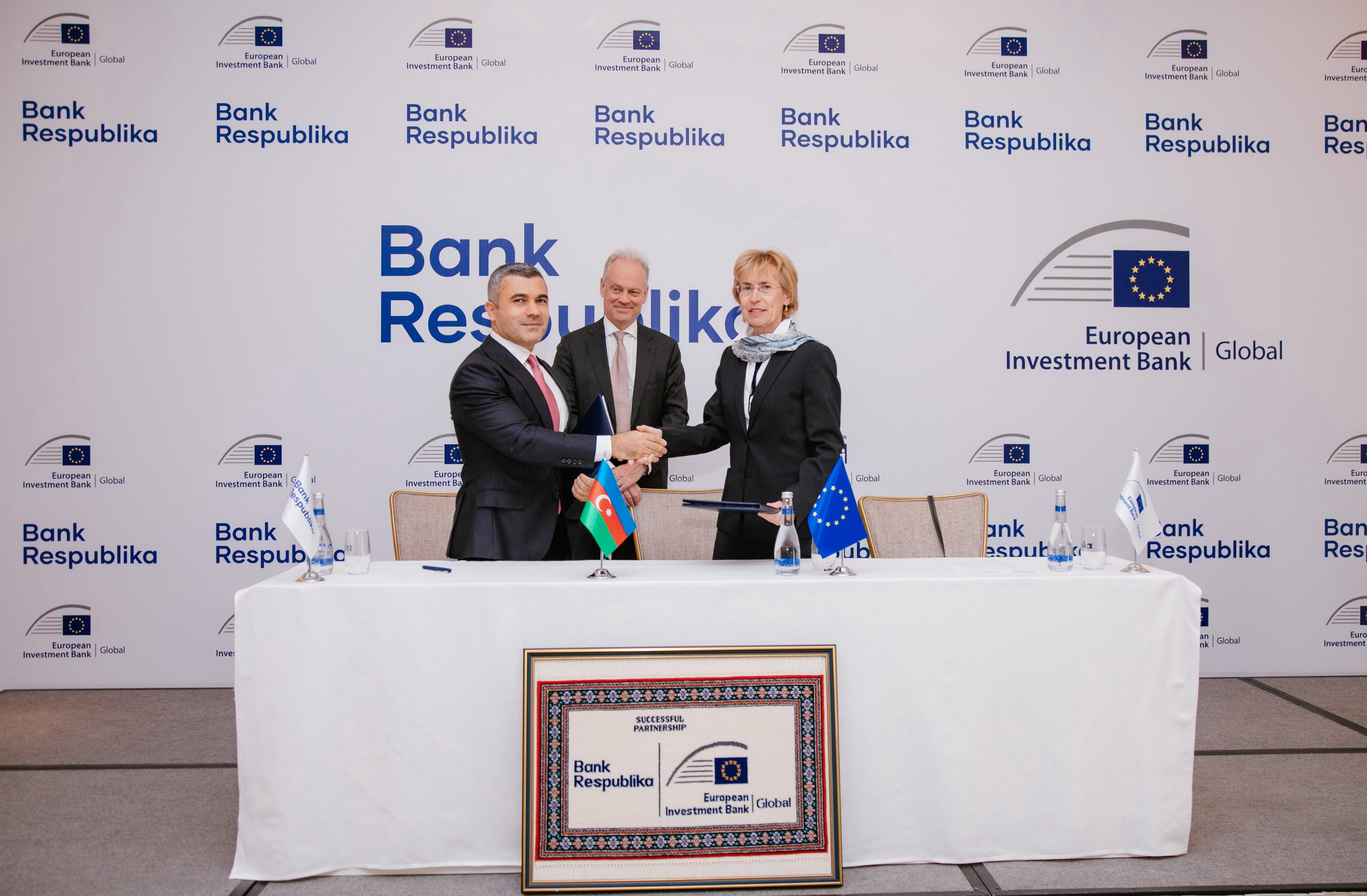Dünyanın ən böyük beynəlxalq maliyyə institutu Azərbaycanda - Bank Respublikanı seçdi!
