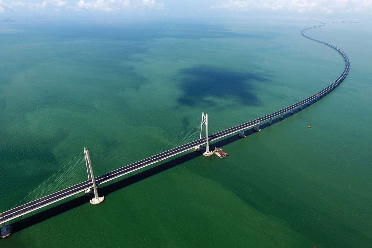 Çində dünyanın ən uzun dəniz dəmir yolu-avtomobil körpüsü inşa edilib