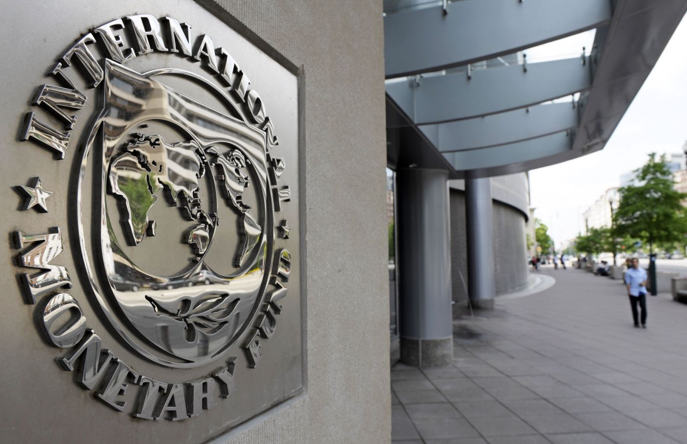 IMF qlobal iqtisadi artım proqnozunu azaldıb