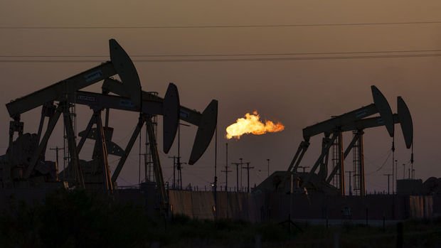 ABŞ-ın kommersiya xam neft ehtiyatları artıb