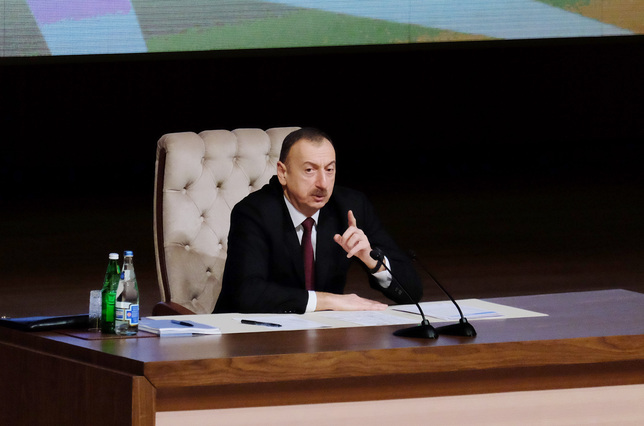 Банки должны активно содействовать развитию Азербайджана – президент Алиев