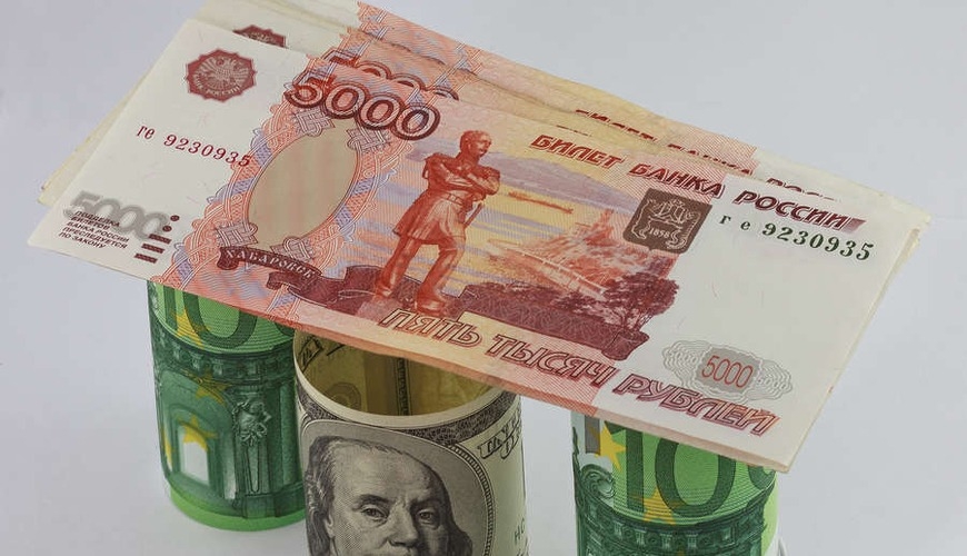 “Rublun məzənnəsi yaxın gələcəkdə bir dollar üçün 70 rubl səviyyəsinə qədər yüksələ bilər