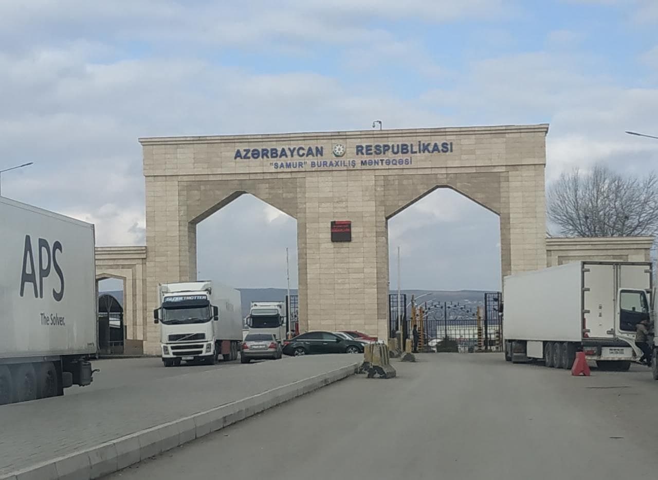 Сухопутная граница с азербайджаном сегодня. Азербайджан границы. Закрытие границ с Азербайджаном. Открытие границ с Азербайджаном. Сухопутная граница с Азербайджаном.