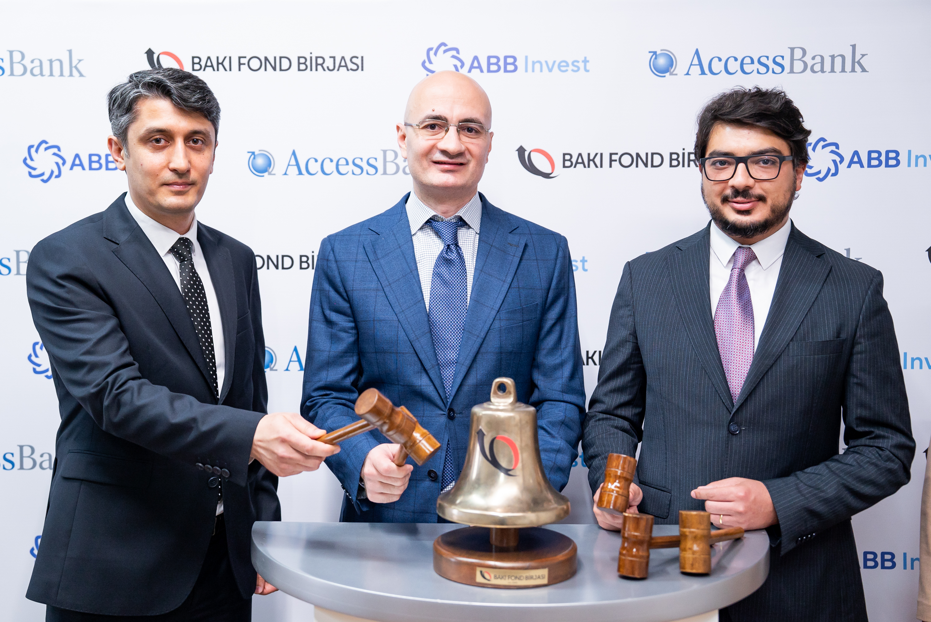 На Бакинской фондовой бирже состоялось церемония «Звонка Открытия» по выпуску облигаций AccessBank