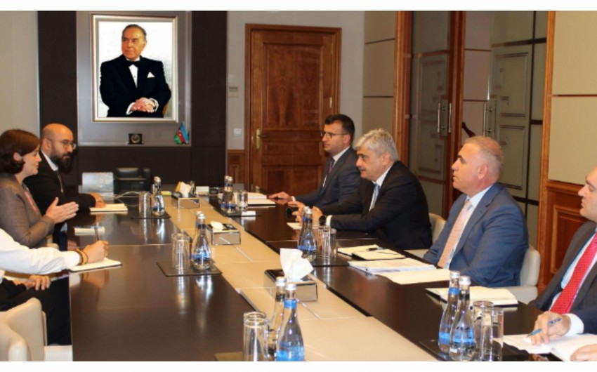 Azərbaycan və AİB əməkdaşlığın gələcək istiqamətlərini müzakirə edib