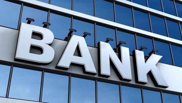 12 bankın qeyri-faiz gəlirləri azalıb