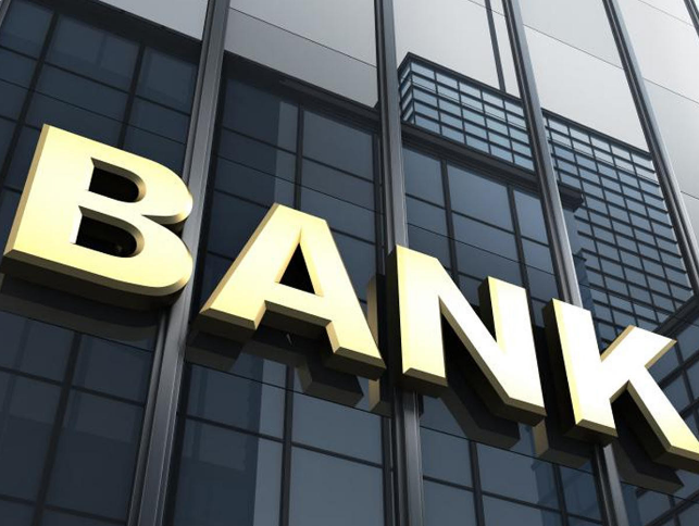 Ekspert: Bankların nağdlaşdırma qadağası şirkətləri çətinə salacaq