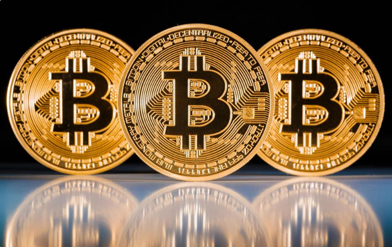 “Bitcoin” avqust ayında 55% bahalaşıb
