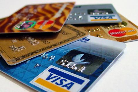 Самир Алиев : Граждане становятся заложниками кредитных карточек