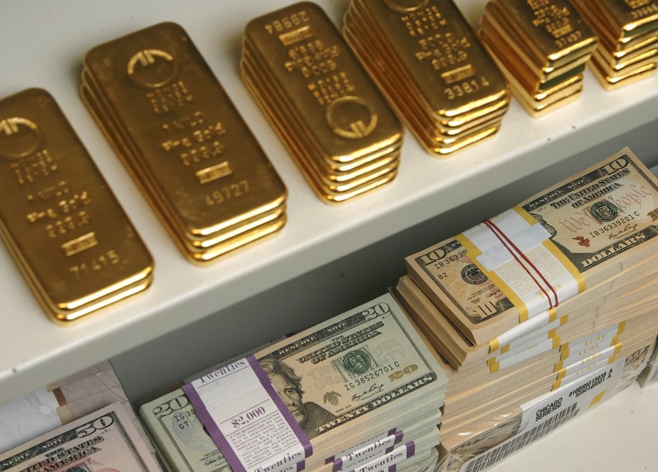 Рост стоимости золота и доллара предсказывает Saxo Bank на третий квартал