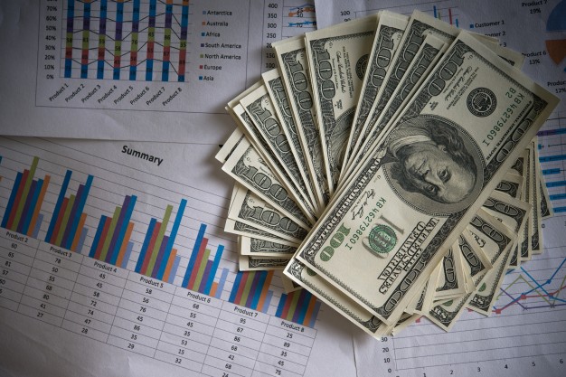 Banklardan kənarda nağd pulun həcmi 24% artıb