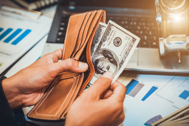 Rusiyada martda hesablardan çıxarılan pullar banklara geri qayıdır