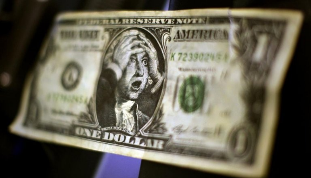 “Bloomberg”də dollar dörd ayın minimumuna endi – FOTO