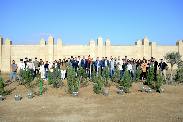 «AzInTelecom» провел акцию по посадке деревьев по случаю Дня Победы