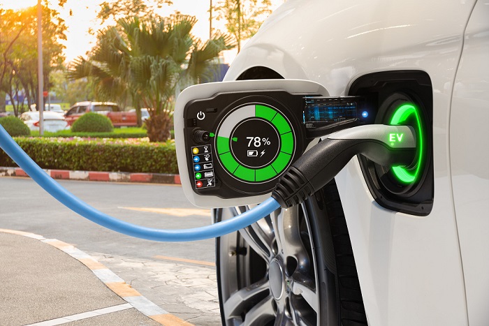 Aparıcı avtomobil brendi elektromobil investisiya hədəfini artırıb