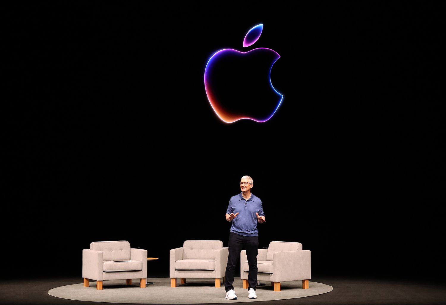 Apple səhmləri Loop analitiklərinin tövsiyəsini yüksəltməsindən sonra rekord səviyyəyə çatıb