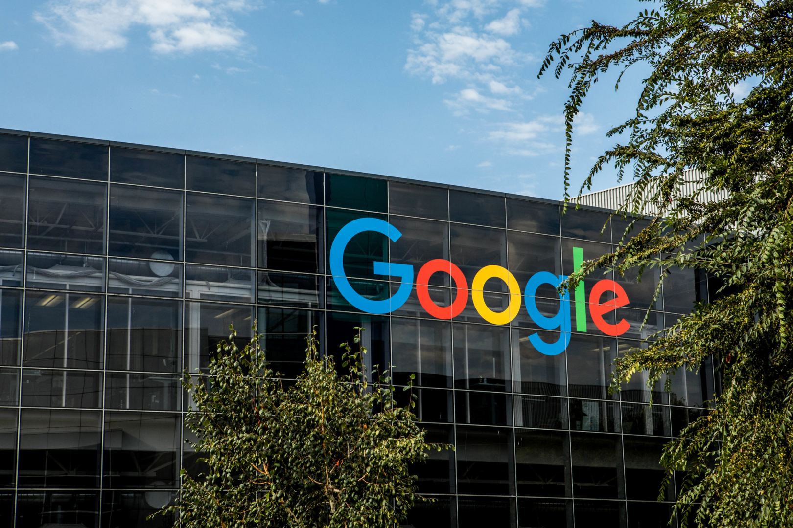 "Google" Malayziyaya 2 milyard dollar sərmayə qoyacaq