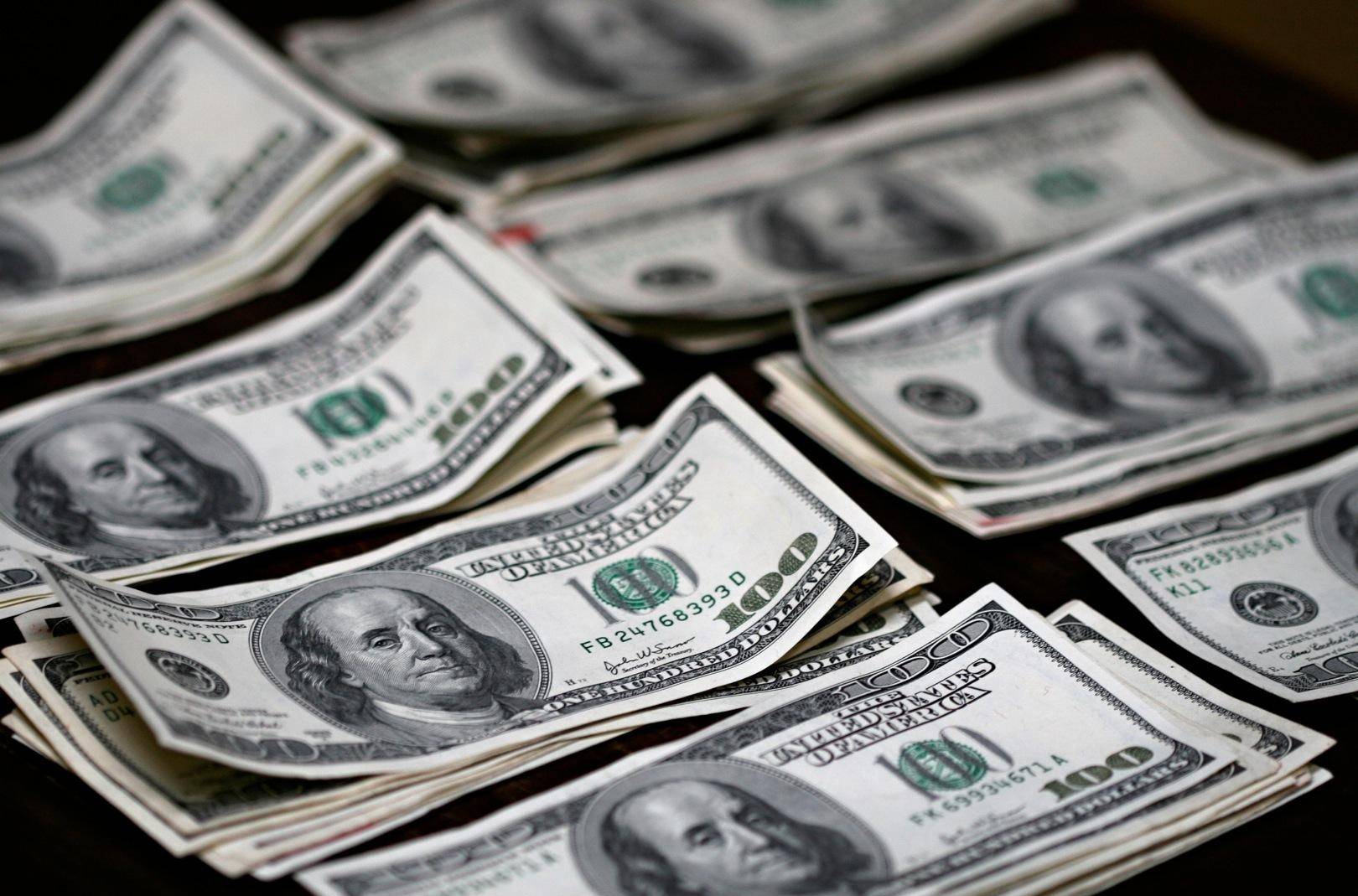 Neft Fondunun investisiya portfelində dolların payı açıqlanıb