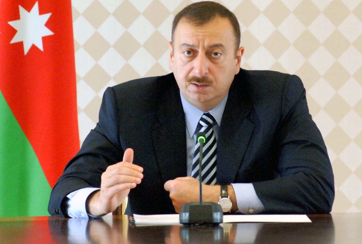 “Azərbaycan əlavə neft hasilatını azaltmağa hazırdır”