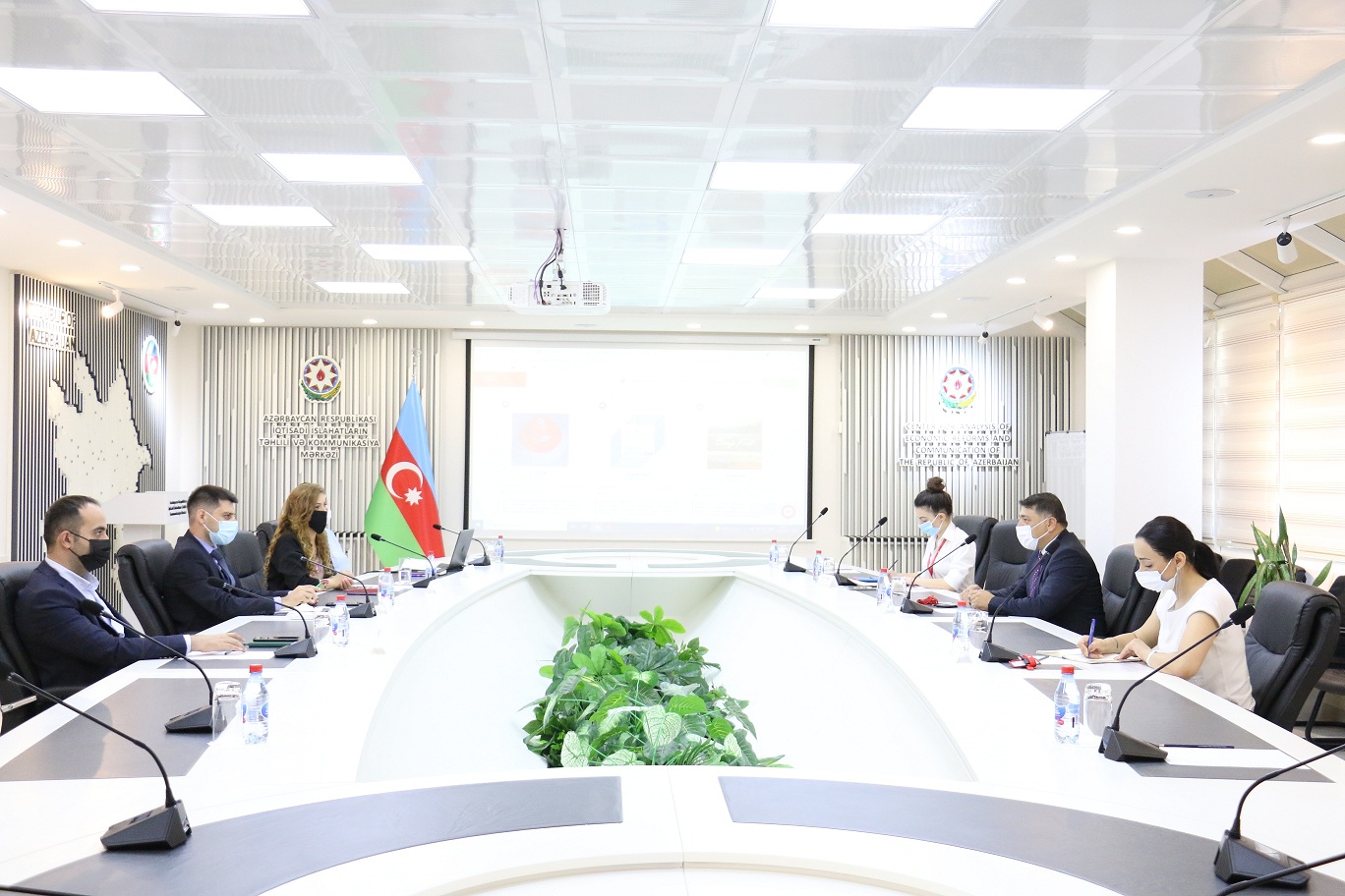 İİTKM və Sahibkarlar Klubu arasında görüş keçirilib