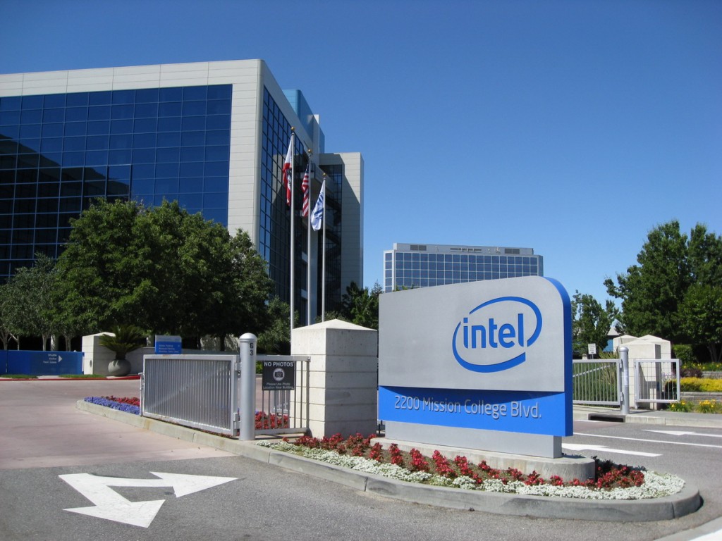 "Intel" çip istehsalı üçün yapon şirkətlərlə əməkdaşlığa başlayıb