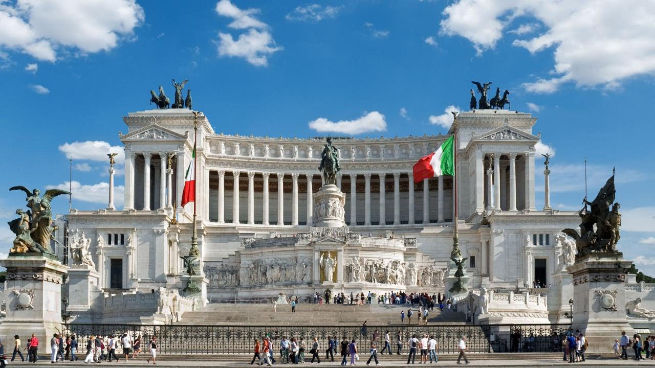 İtaliyanın Baş naziri 2020-ci ildə vergiləri azaldacağını vəd edib