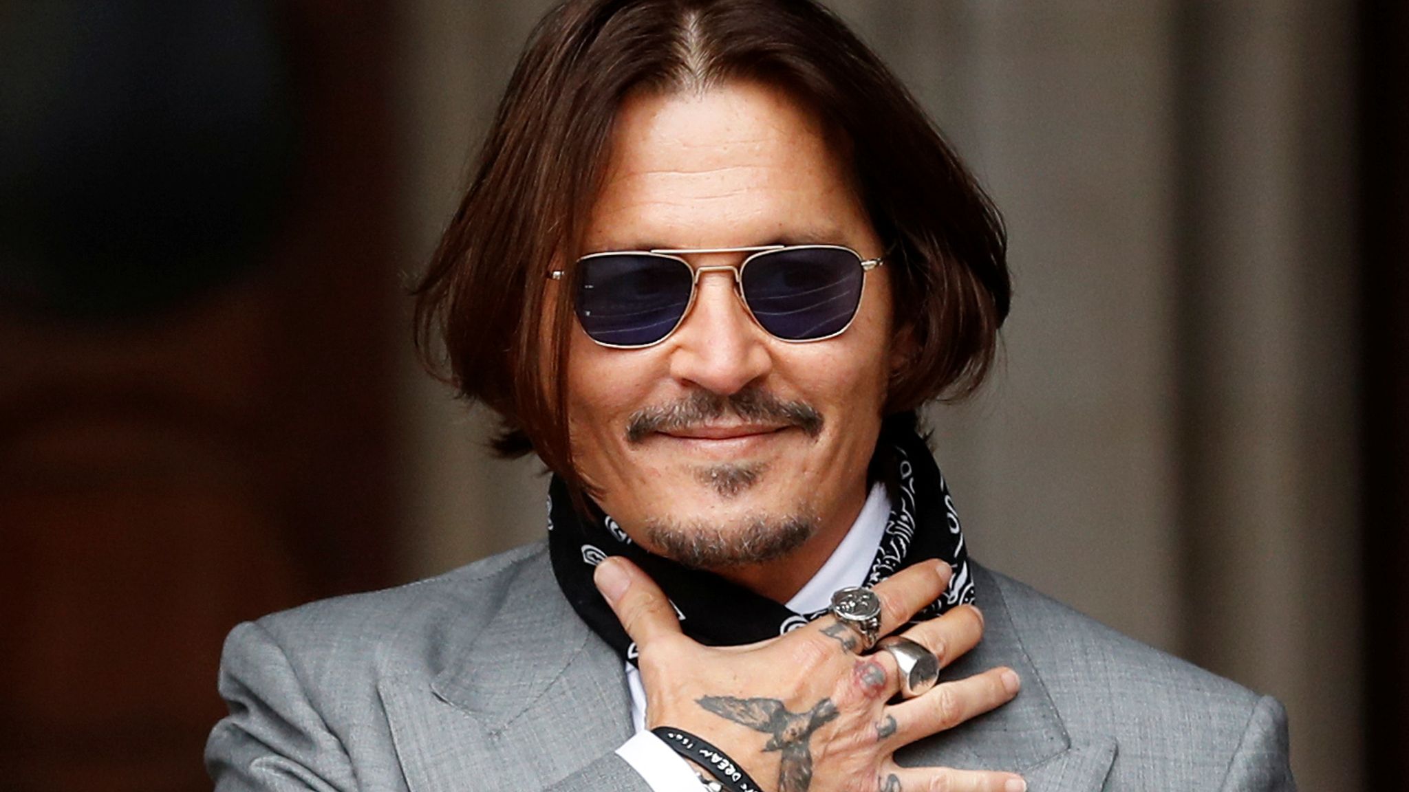 Conni Depp ilk kolleksiyasındakı rəsmləri 3,65 milyon dollara satıb
