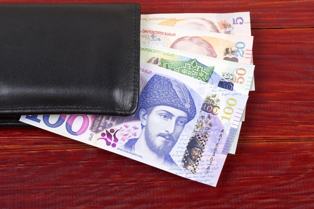 Larinin manata qarşı məzənnəsi dördaylıq minimuma enib