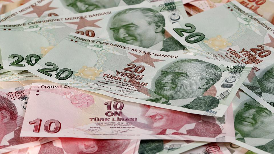Türkiyə lirəsinin manata qarşı məzənnəsi altıaylıq minimuma enib