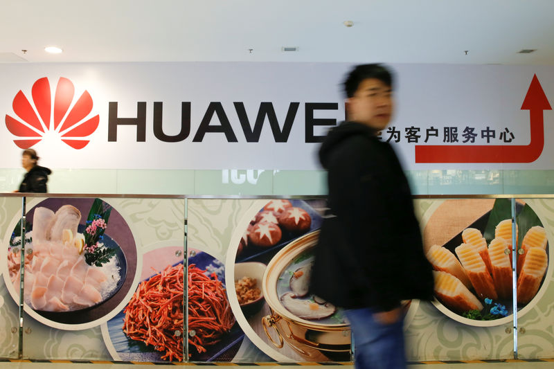 Huawei, Apple brendini geridə qoymağı bacarıb