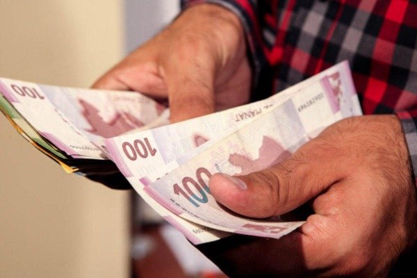 Azərbaycanda nominal əməkhaqqı 14 %-dən çox artıb