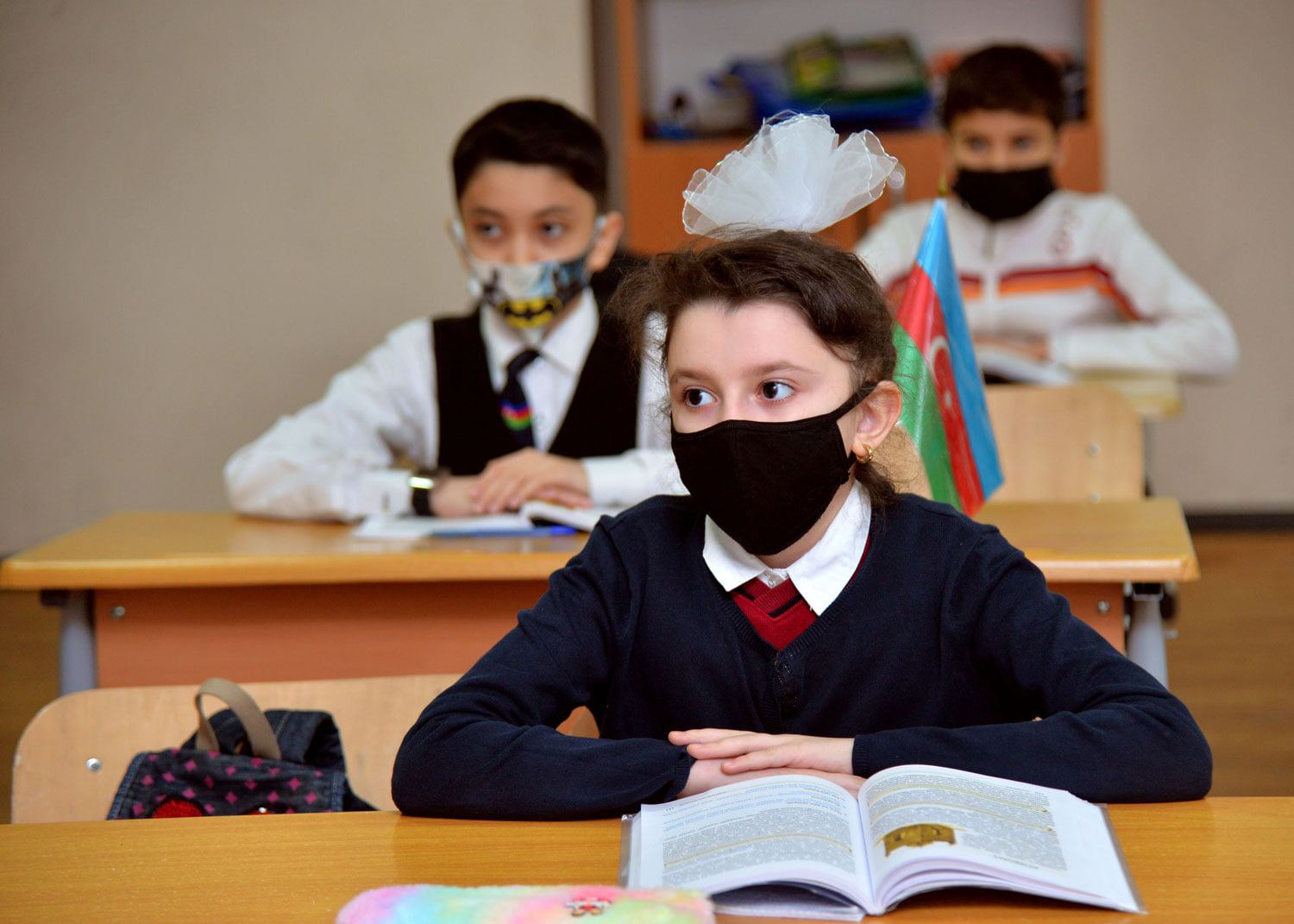 Sabahdan məktəblər açılır