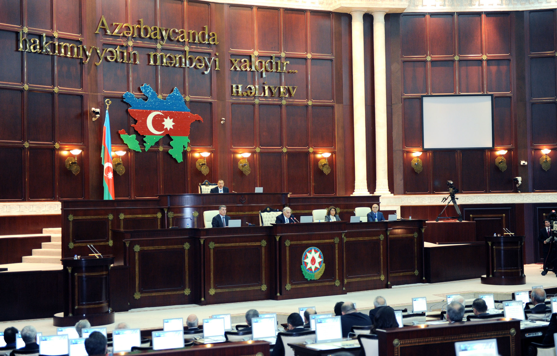 Azərbaycan parlamenti DSMF-nin yeni büdcəsini təsdiq edib