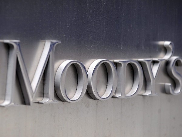 Moody's изменило прогноз по рейтингу России на негативный