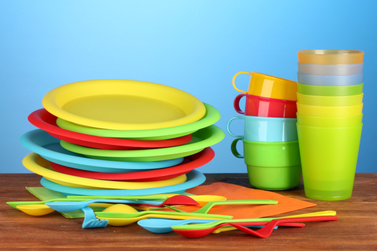Sabahdan birdəfəlik plastik qabların satışı qadağan edilir