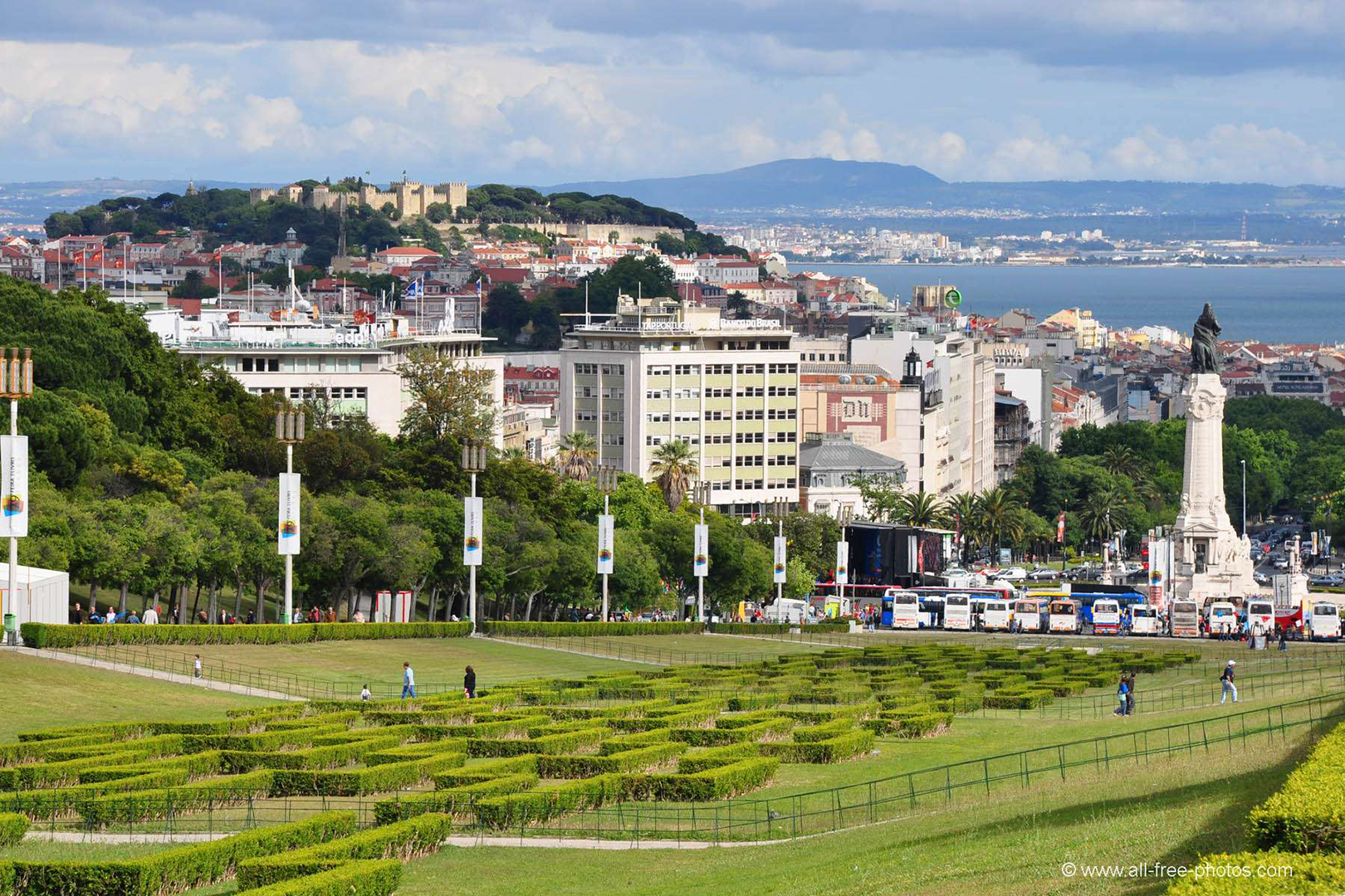 Lissabon turist vergisini ikiqat artıracaq