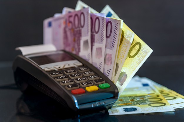 Bu il Azərbaycanda POS-terminalların və bankomatların sayı artıb