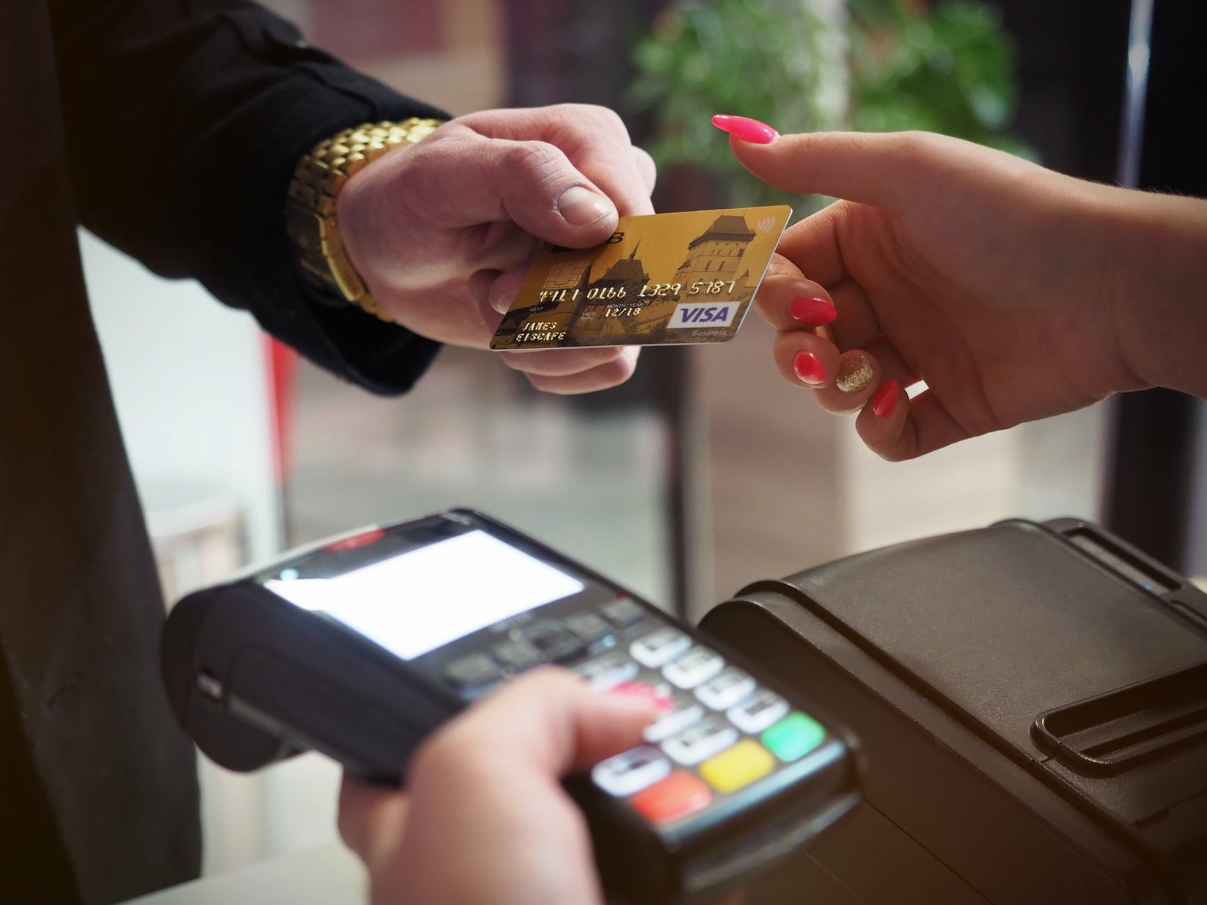 Azərbaycanda xaricilərin bank kartları ilə xərcləmələri artıb