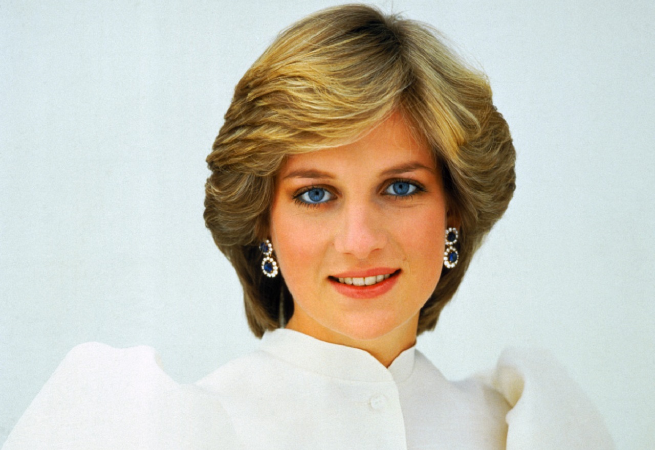 Şahzadə Diananın ilk əmək müqaviləsi hərraca çıxarıldı