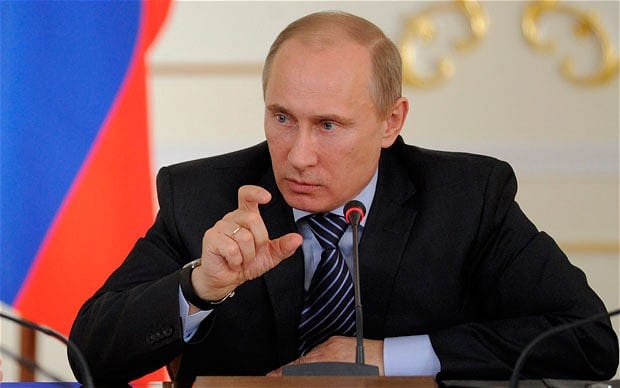 Putin əməkhaqqısının azaldılması üçün fərman imzalayıb
