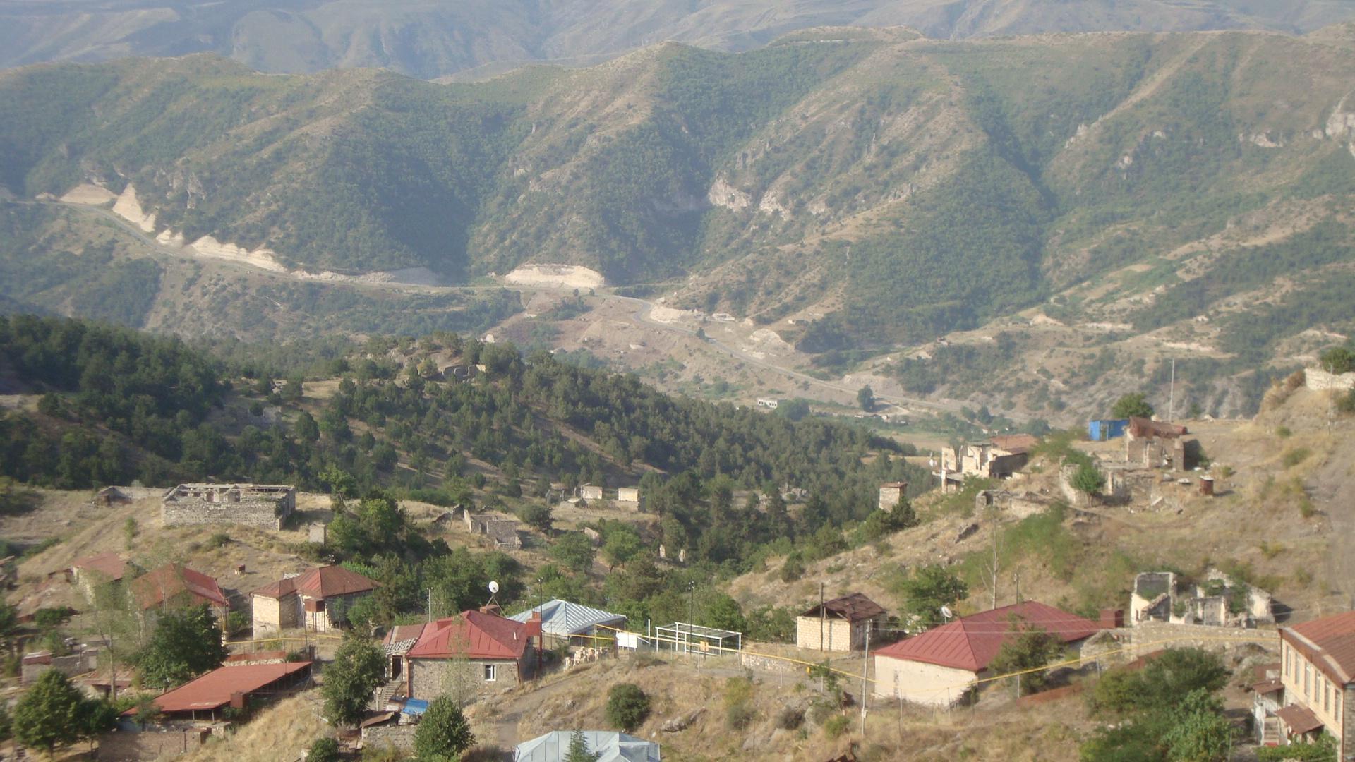 Prezident işğaldan azad edilmiş ərazilərdə şəhərsalma ilə bağlı fərman imzaladı