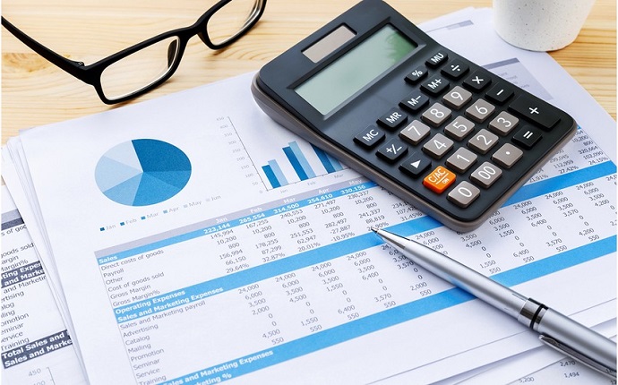Azərbaycanda kommersiya qurumlarının sayı 10% artıb