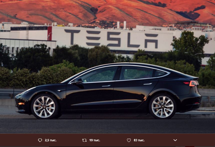 Elon Musk ilk qənaətcil “Tesla Model 3”-ü təqdim edib