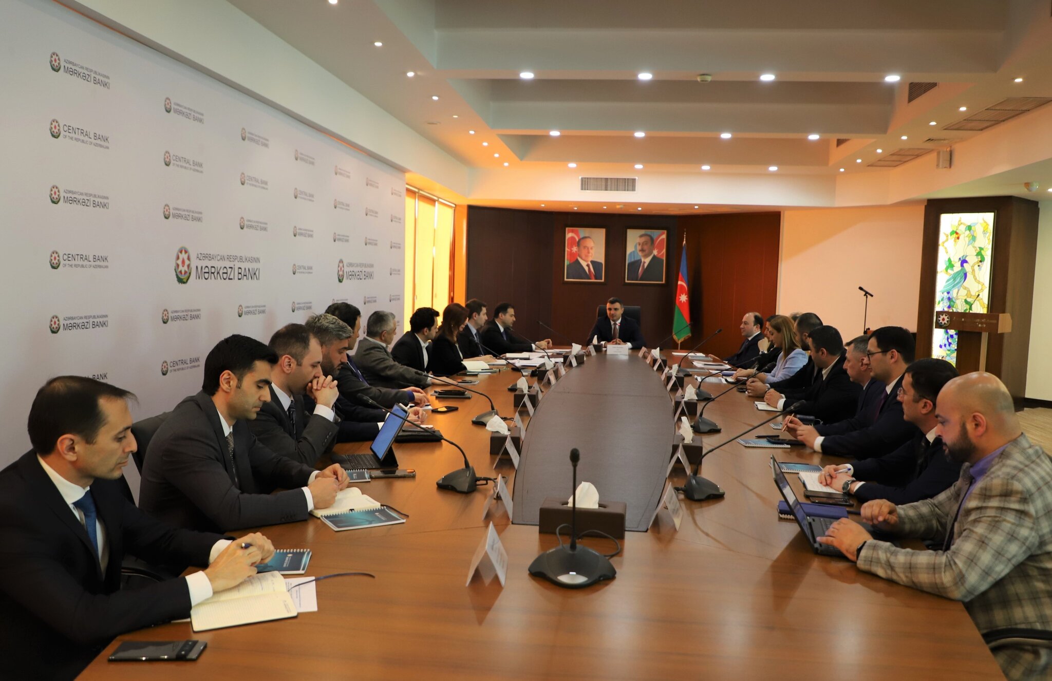 Azərbaycan Fintex Assosiasiyasının üzvlərinin Mərkəzi Bankın sədri Taleh Kazımov ilə görüşü keçirilib