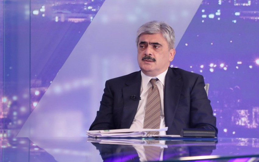 Nazir pensiya yaşının artırılmasından danışıb