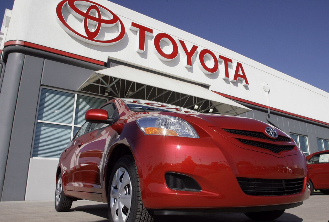 “Toyota” ötən maliyyə ilində dünya üzrə rekord sayda avtomobil istehsal edib