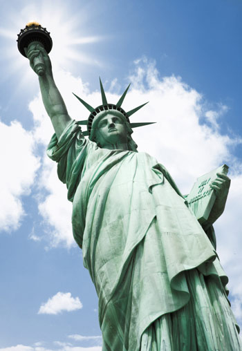 Статуя Свободы выходит из отпуска, несмотря на 