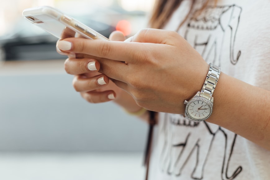 İlk SMS mesaj hərracda satılıb