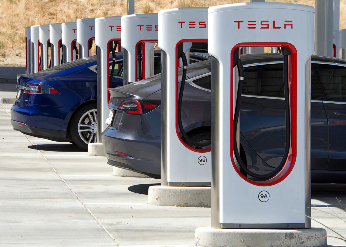 “BP” “Tesla”nın enerji doldurma stansiyalarını alır